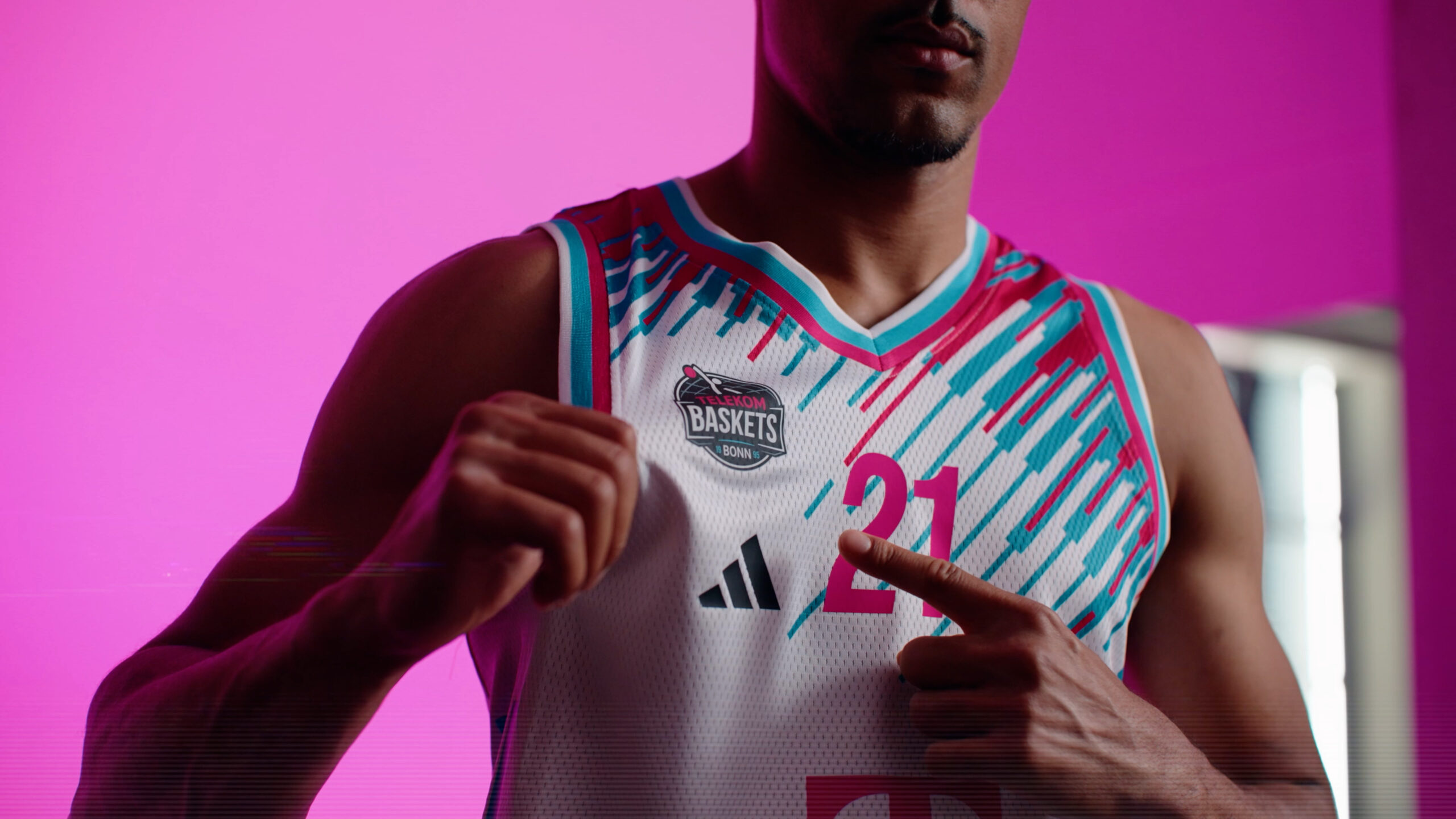 Kickz Adidas Bonn Jersey 25 26 Cut Final.mp4.00 00 00 18.Still002